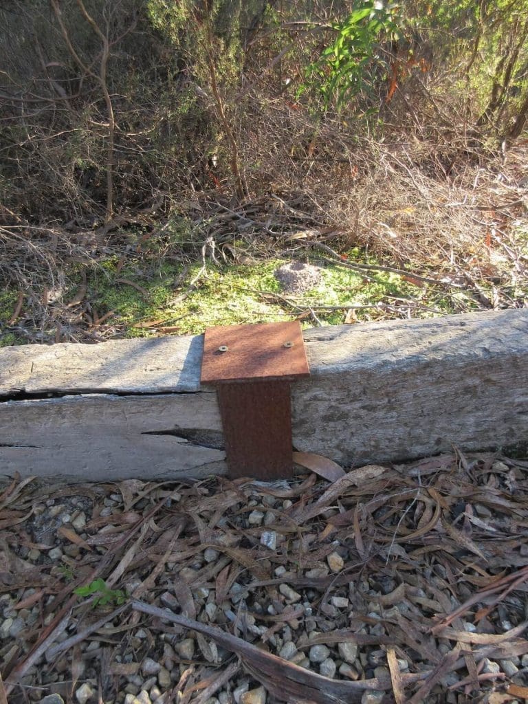 Retaining wall steel post bracket